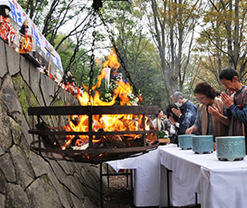 Dolls' Memorial service