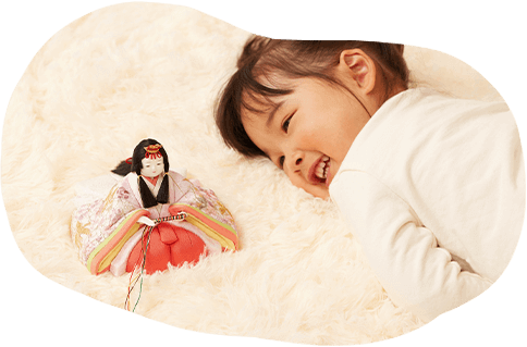 笑顔があふれる、赤ちゃん顔の木目込人形