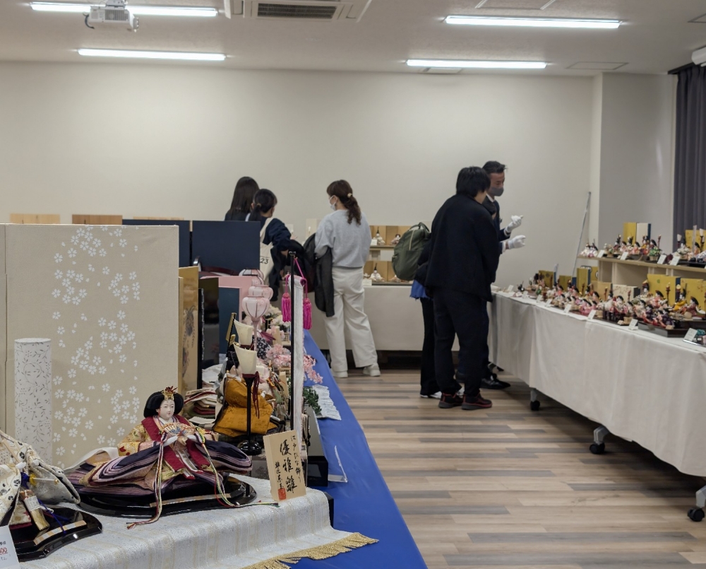 雛人形合同展示会の様子