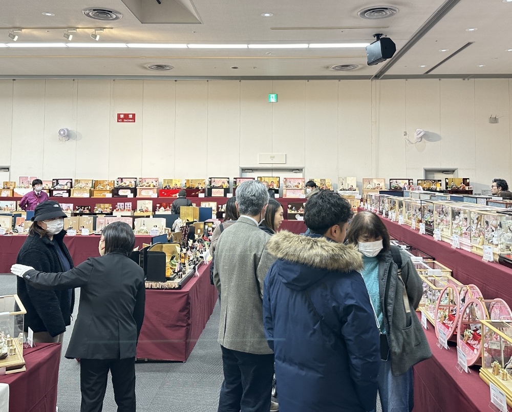 雛人形合同展示会の様子