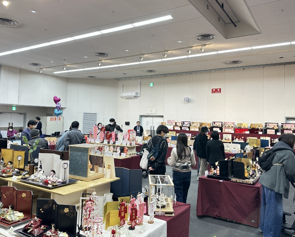 雛人形合同展示会の様子