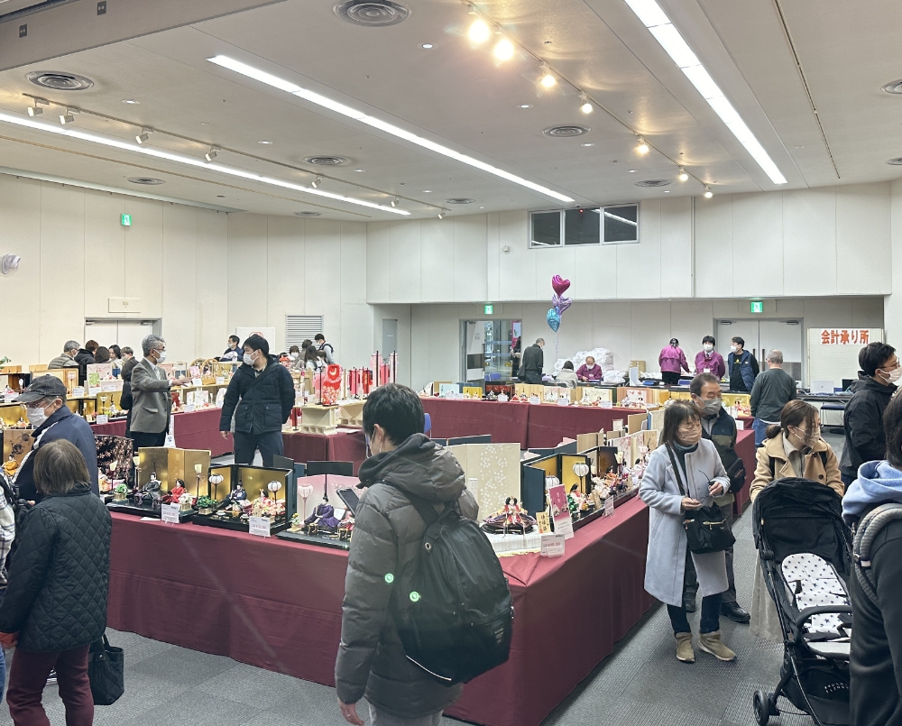雛人形合同展示会の様子