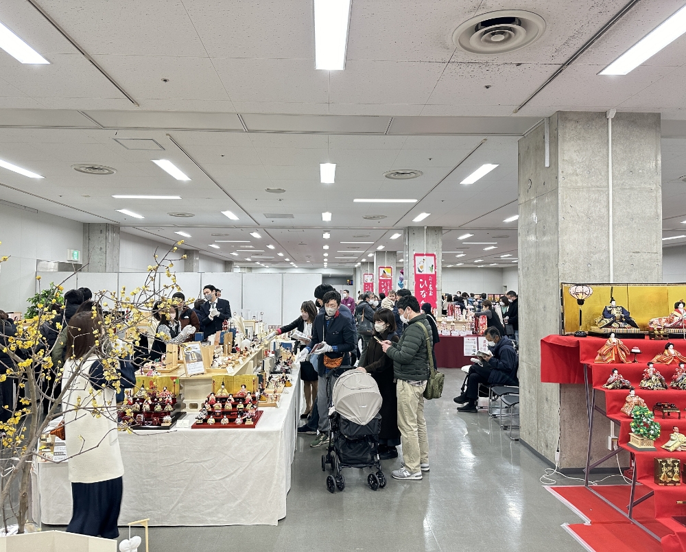 雛人形合同展示会の様子
