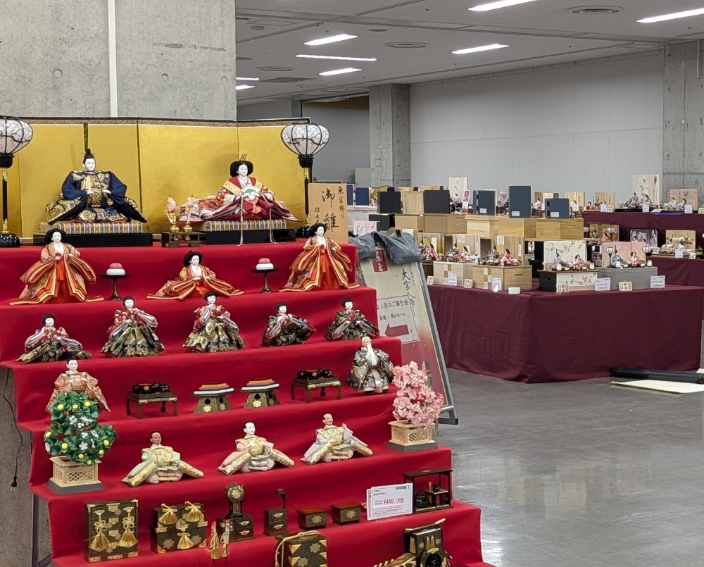 雛人形合同展示会の様子