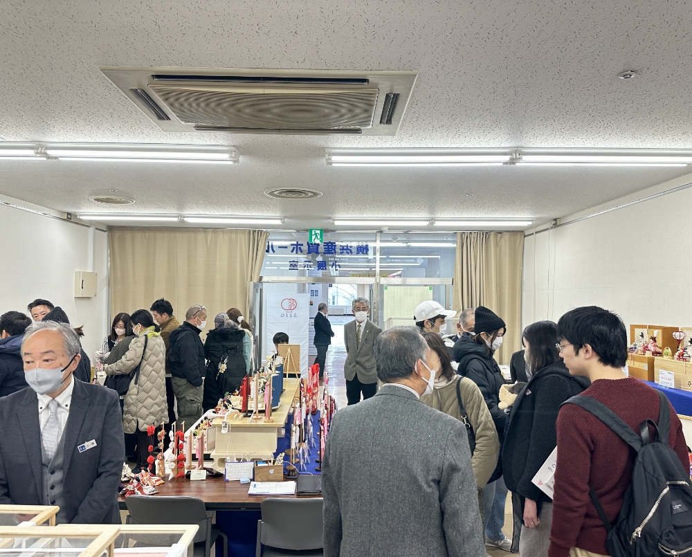雛人形合同展示会の様子