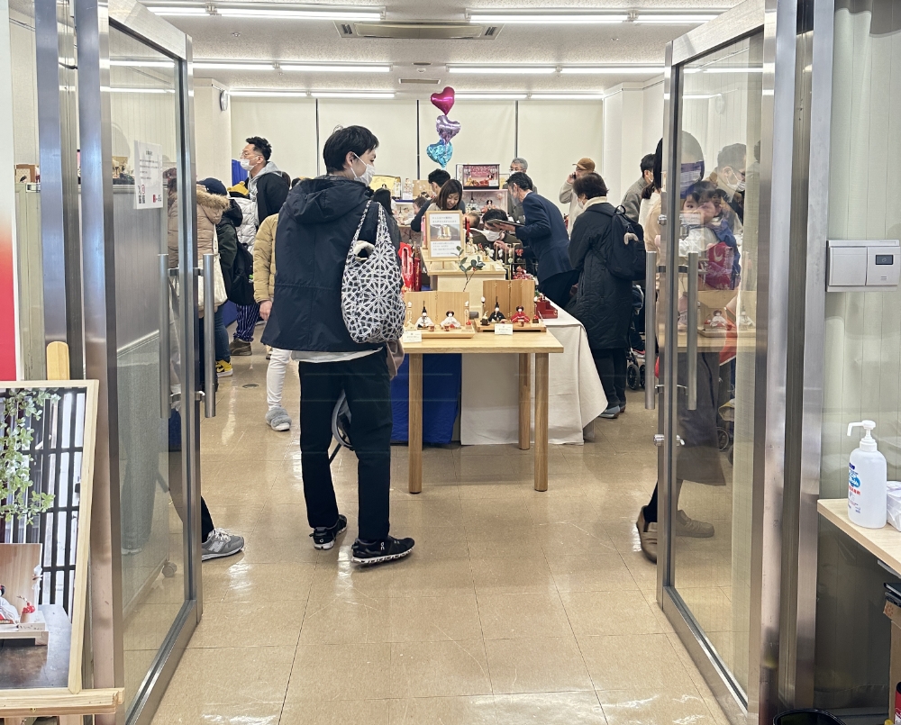 雛人形合同展示会の様子