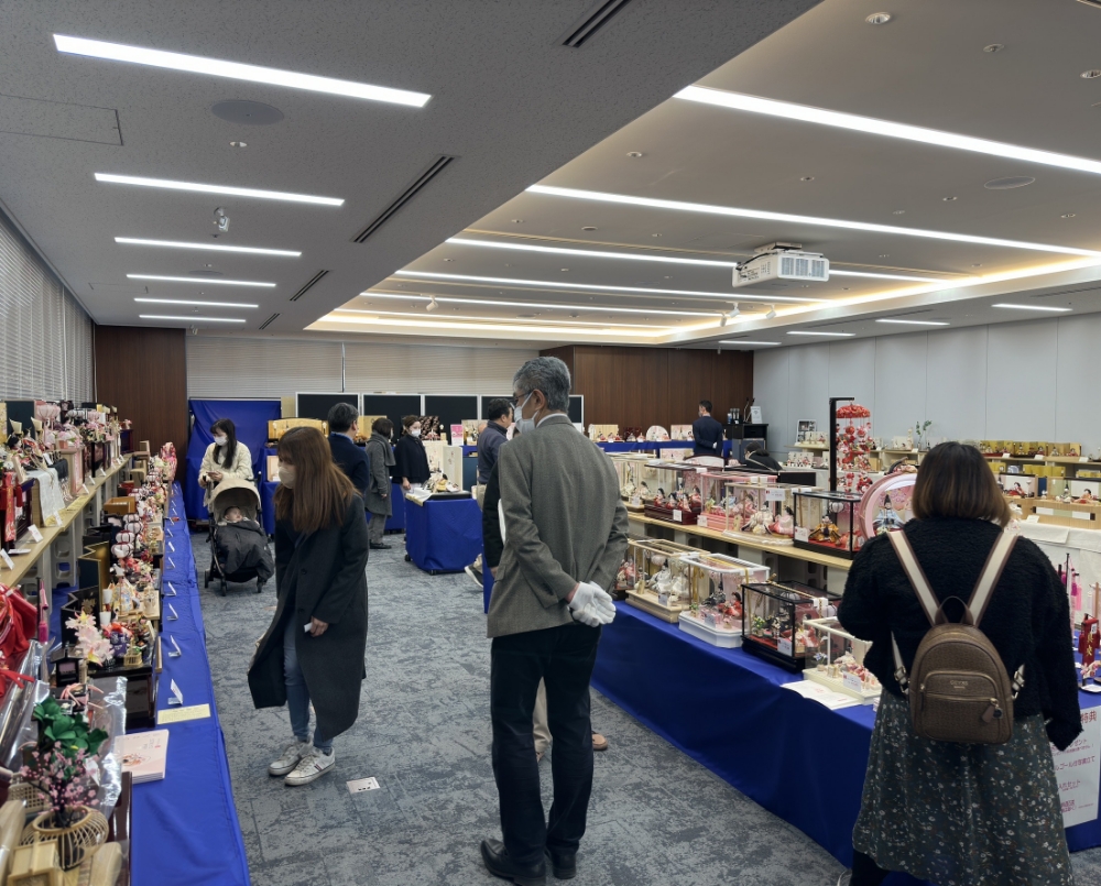 雛人形合同展示会の様子