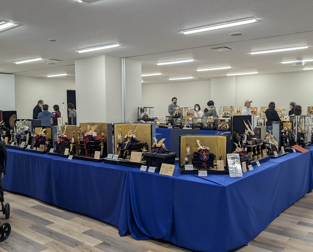 五月人形・鯉のぼり合同展示会の様子
