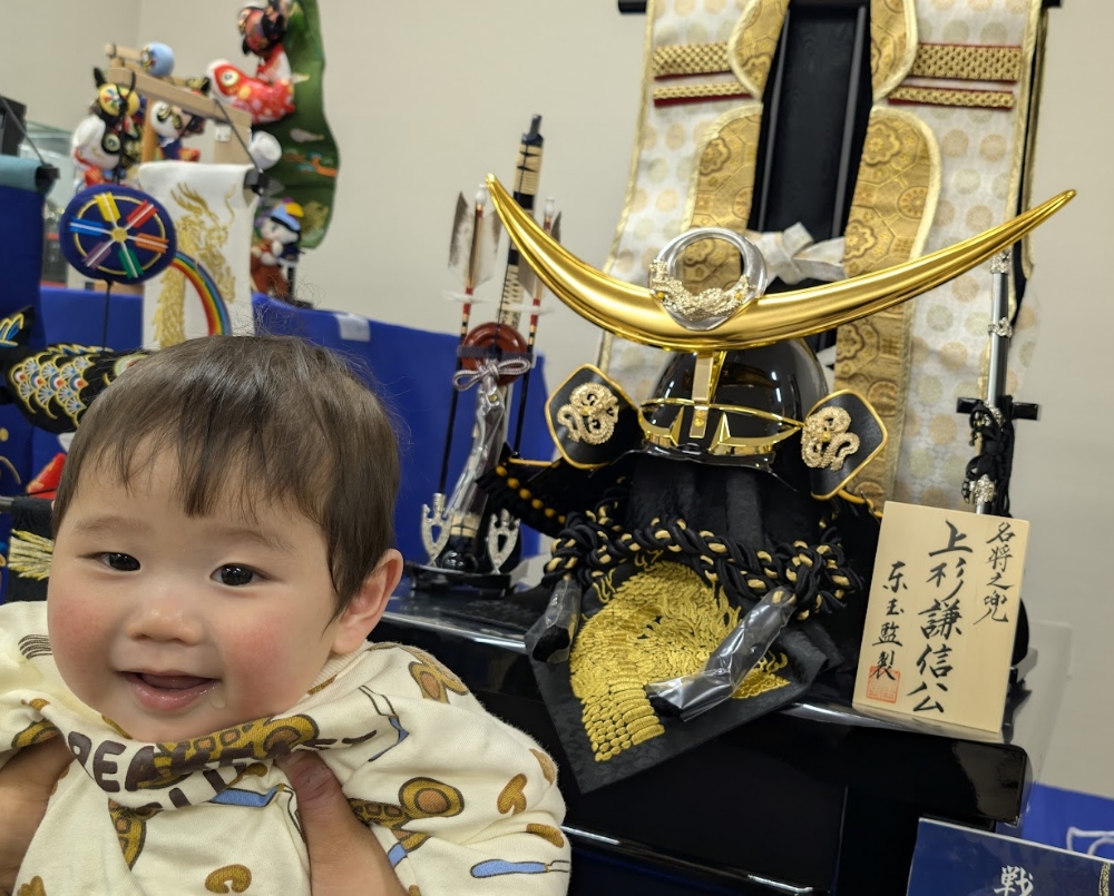 五月人形・鯉のぼり合同展示会の様子