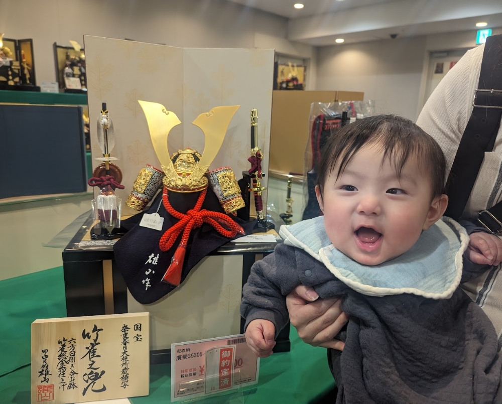 五月人形・鯉のぼり合同展示会の様子