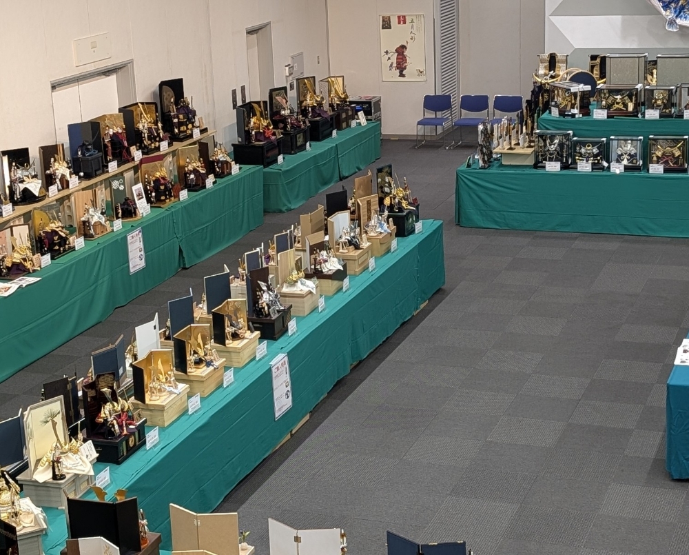 五月人形・鯉のぼり合同展示会の様子