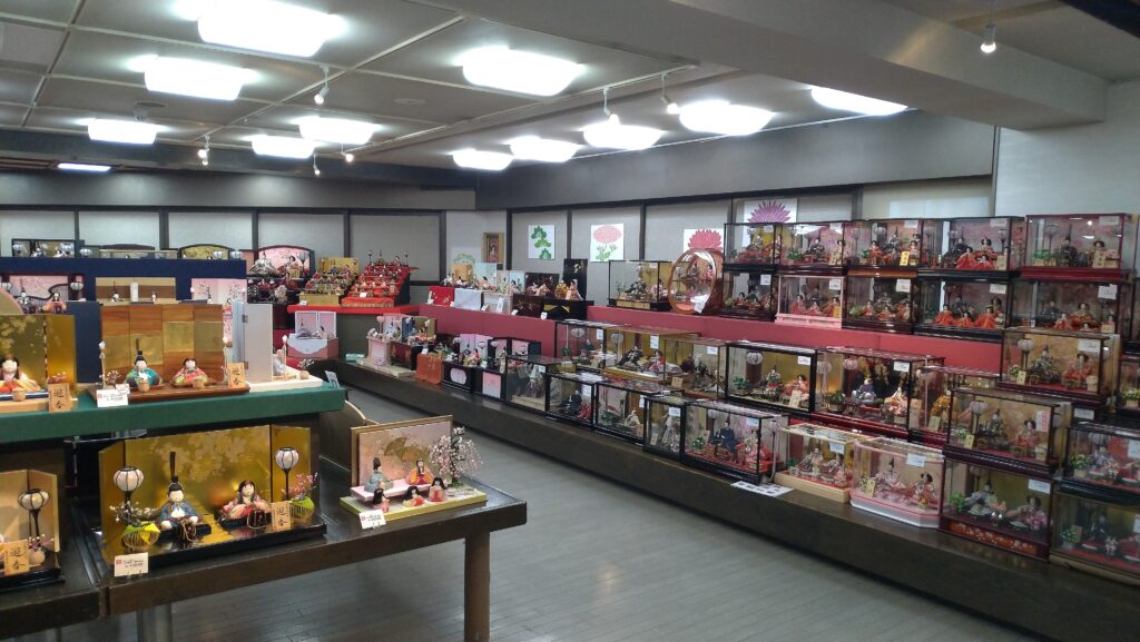 【雛人形】旧暦ひな祭りは4月14日!まだ多数展示がございます。